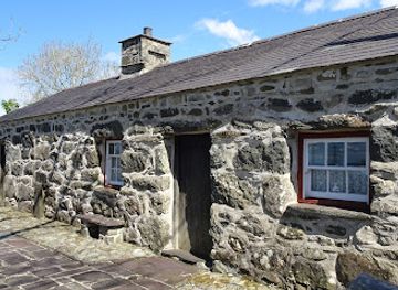 united-kingdom/caernarfonshire/attraction/cae-r-gors