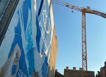 hungary/central-hungary/attraction/wall-art