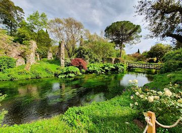 italy/lazio/attraction/the-gardens-of-ninfa