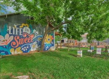 texas/college-station/attraction/beeweaver-honey-farm