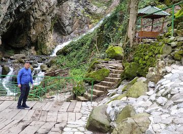 azerbaijan/lesser-caucasus/attraction/yeddi-gozel-waterfall