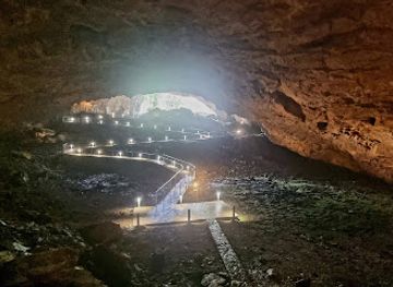 bosnia-and-herzegovina/west-herzegovina-canton/attraction/ravlica-spilja-pecina