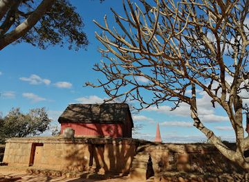 madagascar/atsinanana/attraction/rova-antsahadinta