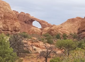 utah/arches-national-park/attraction/red-rock-wonderland