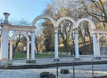 ukraine/lviv/stryiskyi-park/attraction/stryyskyy-park-lebedyne-ozero