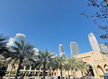 Burj Khalifa . View Over The lake