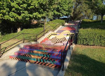 tennessee/knoxville/attraction/weaving-rainbow-mountain