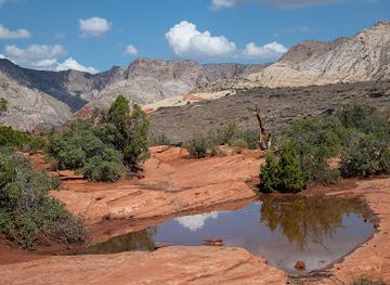 utah/st-george/attraction/snow-canyon-state-park-petrified-sand-dunes