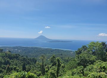 indonesia/pulau-bunaken/attraction/patung-mayjen-tni-purn-hv-worang