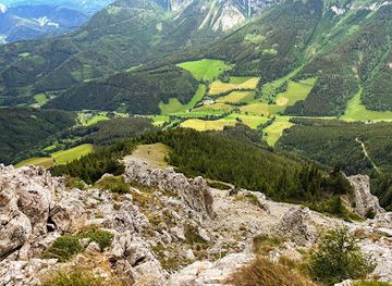 austria/mount-schneeberg/attraction/heldendenkmal-auf-der-heukuppe