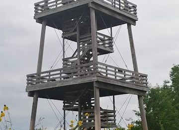 wisconsin/southeast-wisconsin/attraction/ledge-view-nature-center