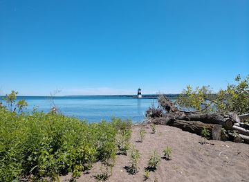 pennsylvania/presque-isle-state-park/attraction/presque-isle-beach-11