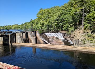 new-hampshire/lakes-region/attraction/mine-falls-park