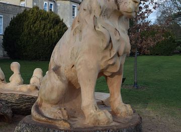 united-kingdom/oxford/attraction/statue-of-aslan