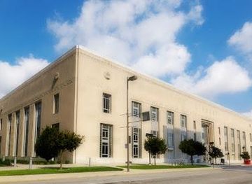 kentucky/bowling-green/attraction/main-library-toledo-lucas-county-public-library