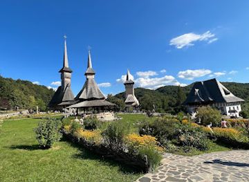 romania/maramures/attraction/poarta-maramureseana-barsana