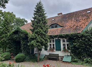 poland/pomerania/attraction/dwor-wybickich