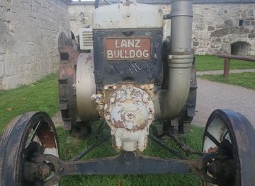 estonia/kuressaare-castle/attraction/lanz-bulldog-tractor