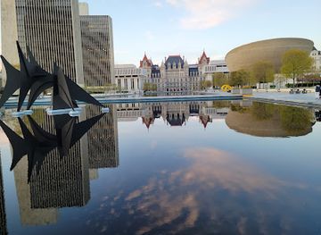 new-york/albany/attraction/triangles-and-arches-by-alexander-calder