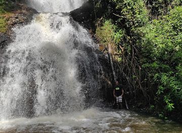kenya/lake-bogoria/attraction/chebirara-waterfalls