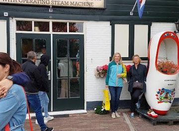 netherlands/amersfoort/attraction/wooden-shoe-factory-marken-netherlands-souvenirs-com