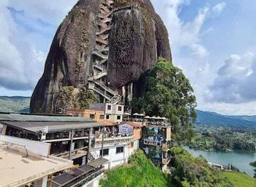 colombia/medellin/attraction/el-penol