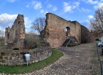 luxembourg/upper-sure-natural-park/attraction/pettingen-castle