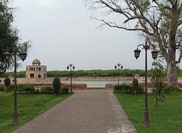 pakistan/central-punjab/attraction/hiran-minar-park