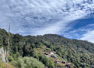 bhutan/pemagatshel/attraction/larjab-drakar-choeling