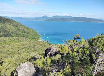 australia/great-barrier-reef/attraction/fitzroy-island-national-park