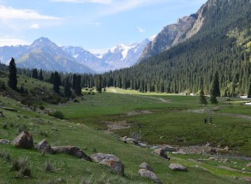 kyrgyzstan/jety-oguz-valley/attraction/upper-dzuku-valley-tibetan-rock-writing