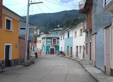 Santuario de Chirca, La Paz Bolivia Sud Yungas,Mirador, canto