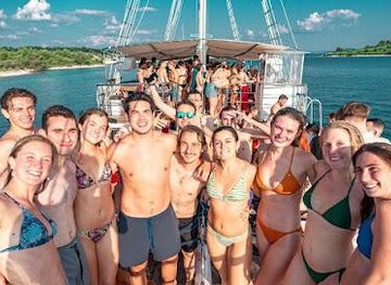 croatia/hvar/attraction/out-to-sea-split-boat-party
