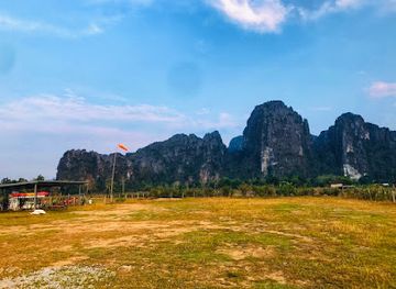 laos/vang-vieng/attraction/amazing-vang-vieng-paramotor