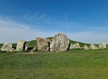 united-kingdom/bath/attraction/west-kennet-long-barrow