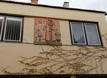 hungary/szekesfehervar/attraction/szekesfehervari-relief