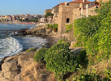 bulgaria/strandzha/attraction/southern-fortress-wall-and-tower