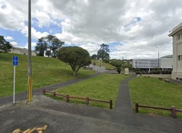 new-zealand/whanganui/attraction/the-sleeping-lion