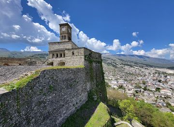 albania/tepelene/attraction/kulla-e-sahatit