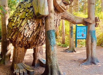 denmark/south-zealand/attraction/thomas-on-the-mountain-the-6-forgotten-giants