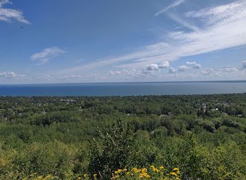 minnesota/lake-superior/attraction/hawk-ridge-bird-observatory