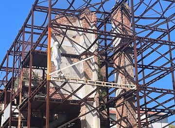 bosnia-and-herzegovina/mostar/attraction/white-statue