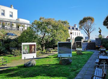 guernsey/st-peter-port-waterfront/attraction/st-peter-port-war-memorial