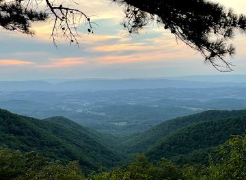 virginia/blue-ridge-parkway/attraction/iron-mine-hollow-overlook
