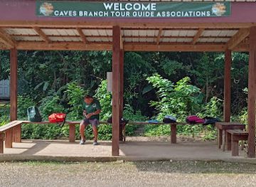 belize/crooked-tree-wildlife-sanctuary/attraction/caves-branch-tour-guide-association