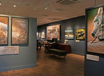 idaho/ketchum/attraction/living-with-wolves-museum