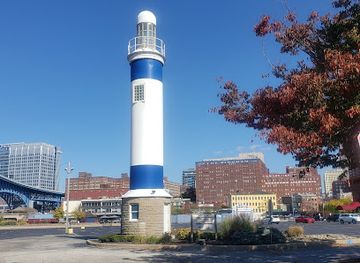 ohio/cleveland/attraction/cleveland-harbor-west-pierhead-lighthouse