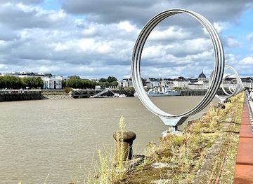 france/nantes/attraction/les-anneaux-de-buren
