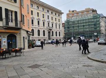 italy/milan/attraction/piazza-pietro-perretta