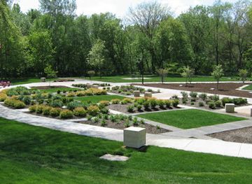 iowa/urbandale/attraction/charles-gabus-memorial-tree-park-and-garden